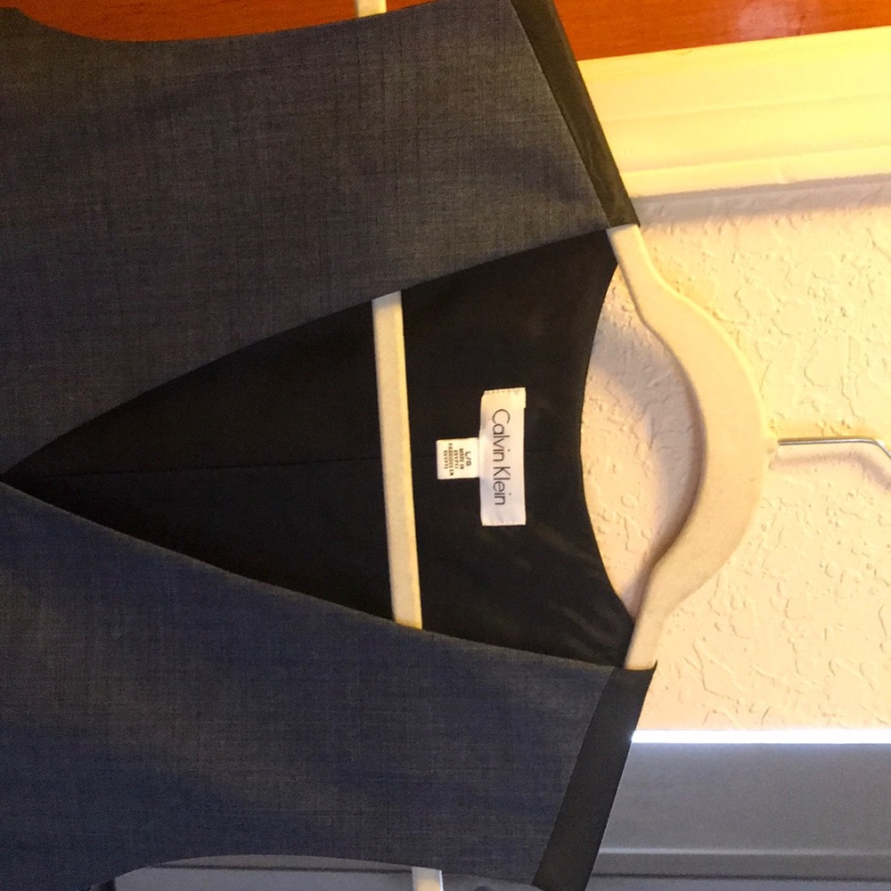 Vest - Picture 2 of 3